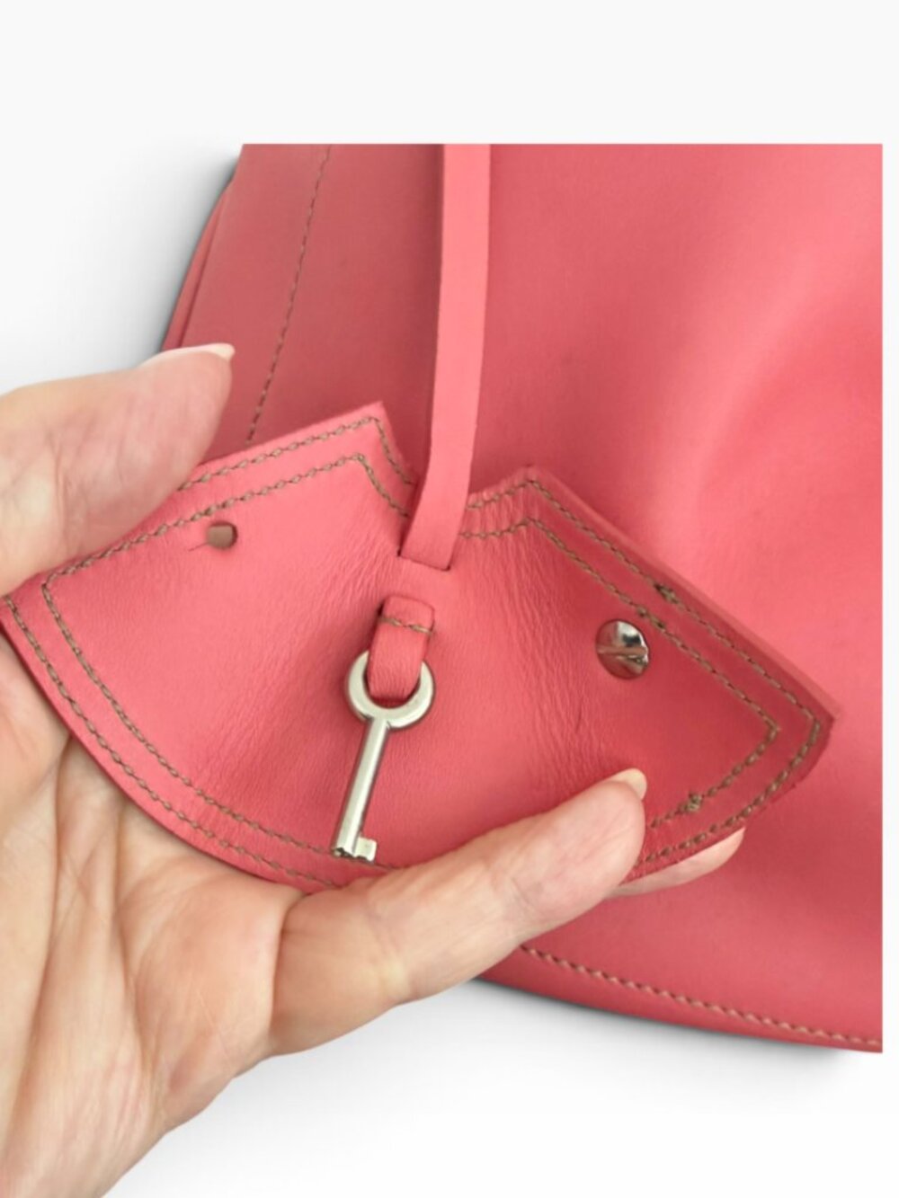Bally Ciffra Coral Pink Leather Shoulder Bag Lock Key Clochette Made in Italy - Picture 8 of 14
